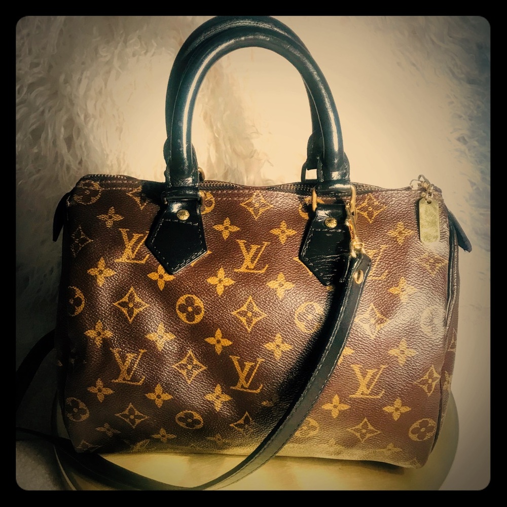 SOLD!!! Louis Vuitton Speedy 25 🖤